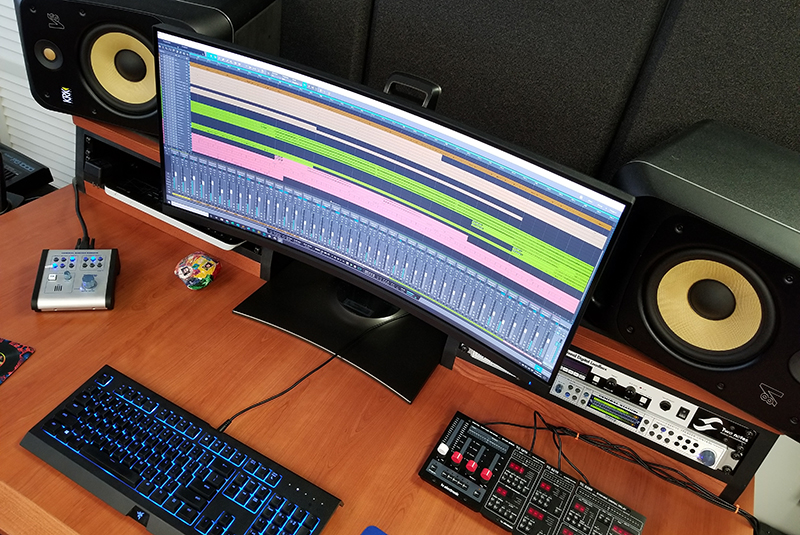 curved monitor music production